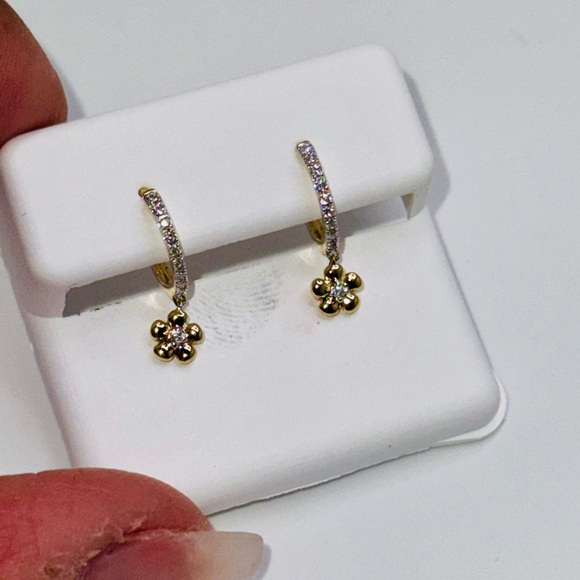 10k Solid Gold Genuine SI Certified Real Diamond Dangle Flower Hoops APPRAISED! - Picture 5 of 7